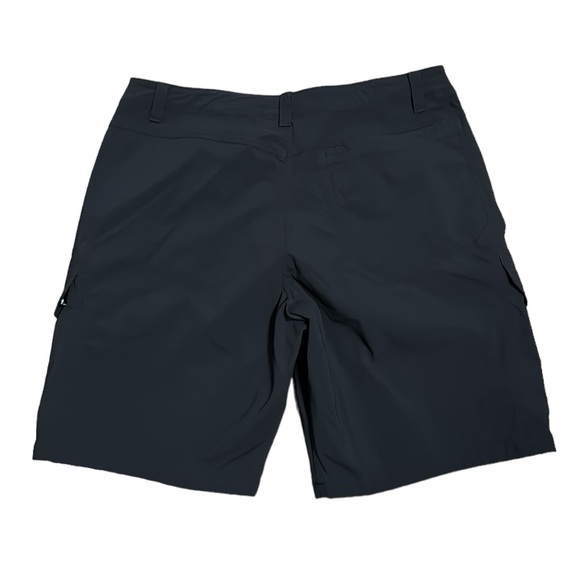 Men’s UNDER ARMOUR loose fit cargo shorts size 36 - Picture 2 of 6